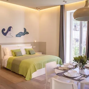 https://casa-della-sirena-partenope-sanita-centro-storico.hotels-amalfi.com