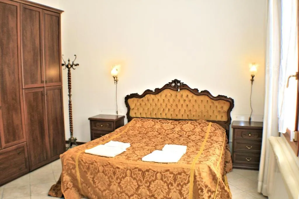Queen House Venezia Italy